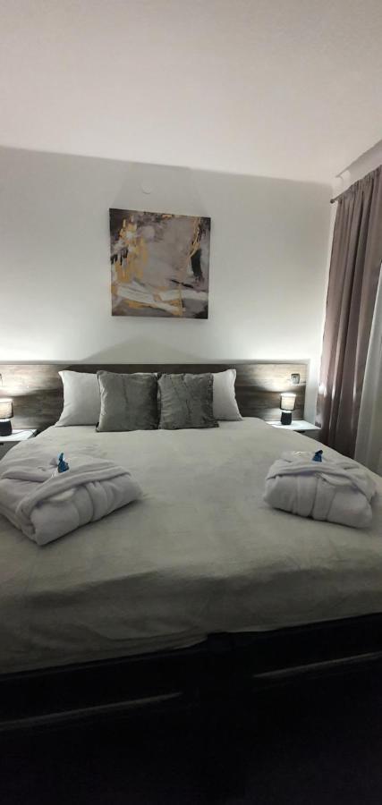 Blue Diamond **** Apartman Varasd Kültér fotó